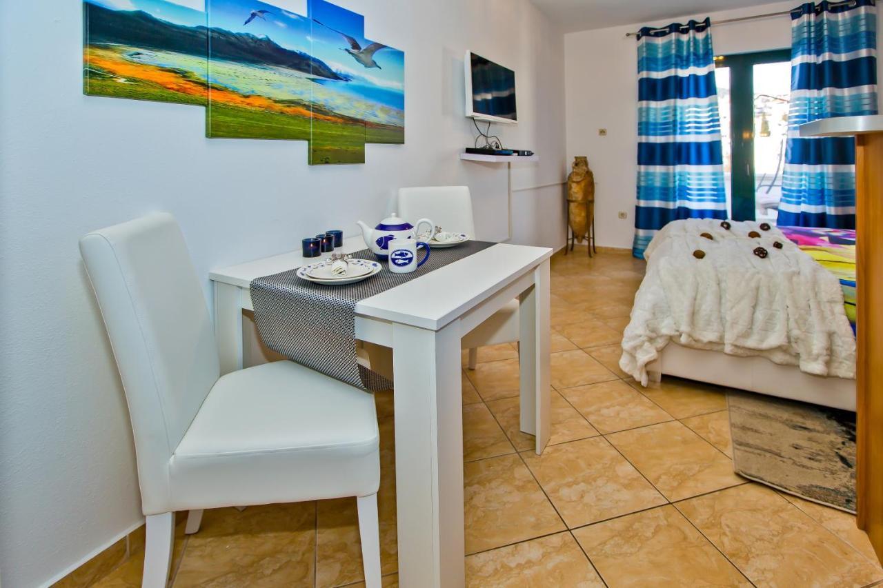 Softic Hvar Aparthotel *