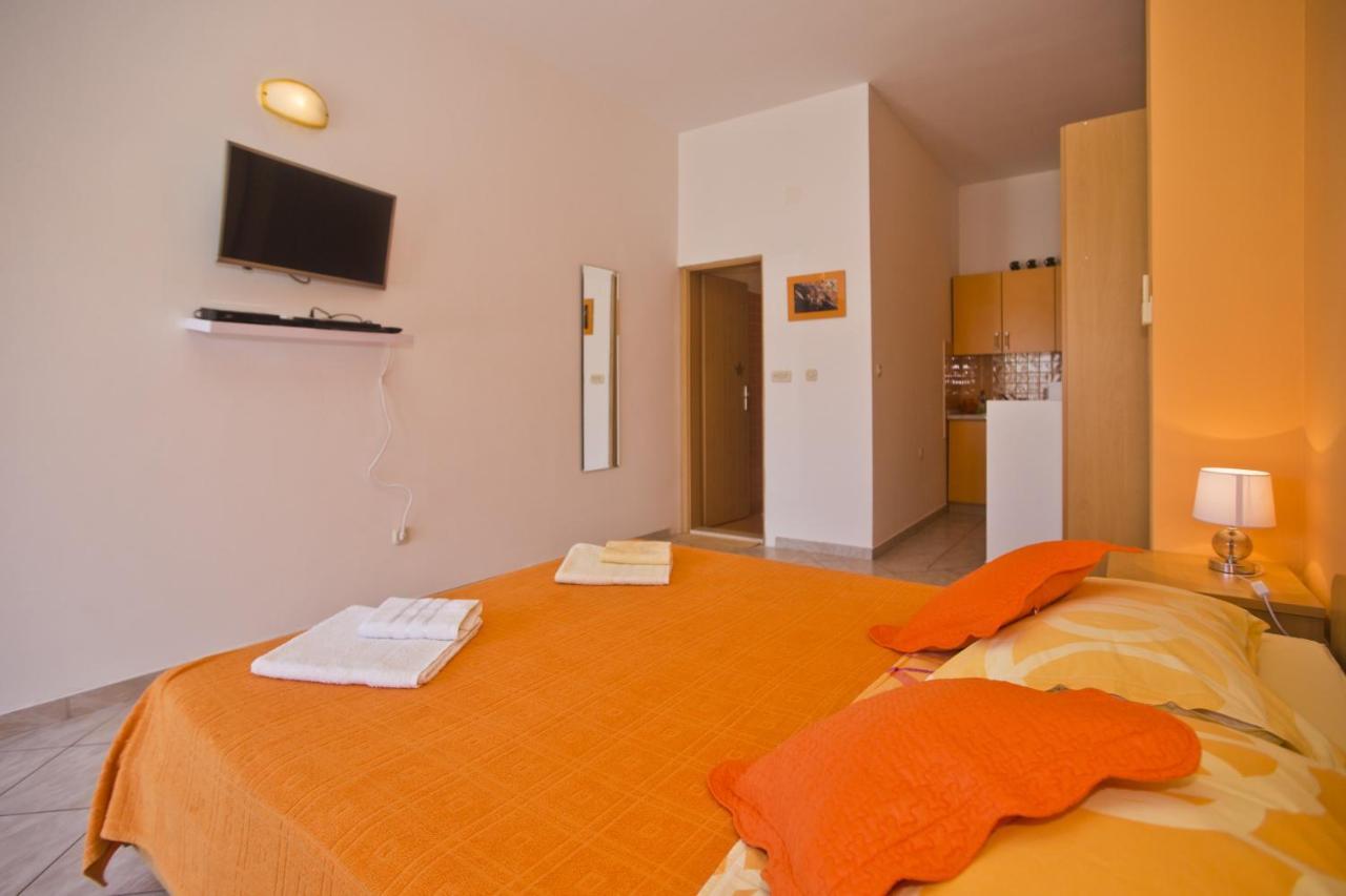 Softic Hvar Aparthotel *