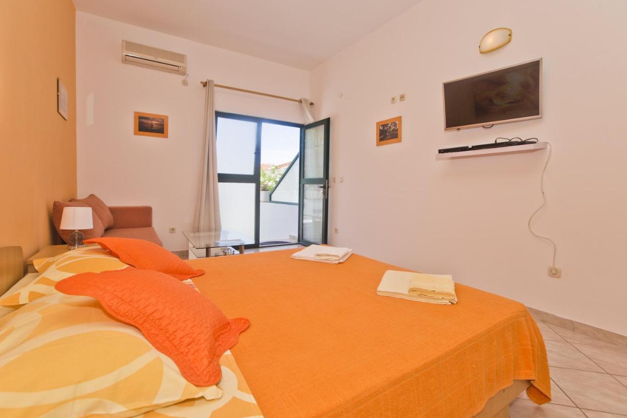 Softic Hvar Aparthotel