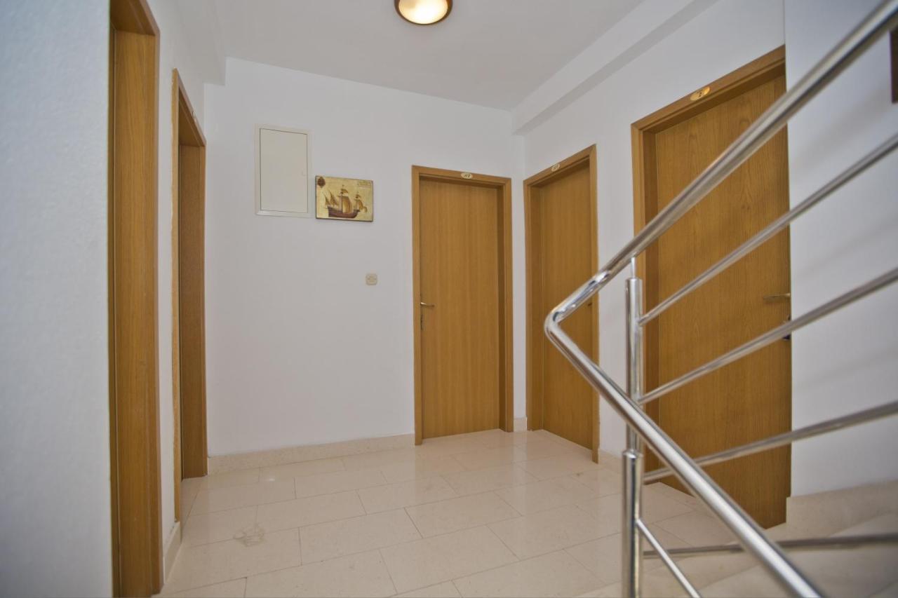 Softic Hvar Aparthotel *