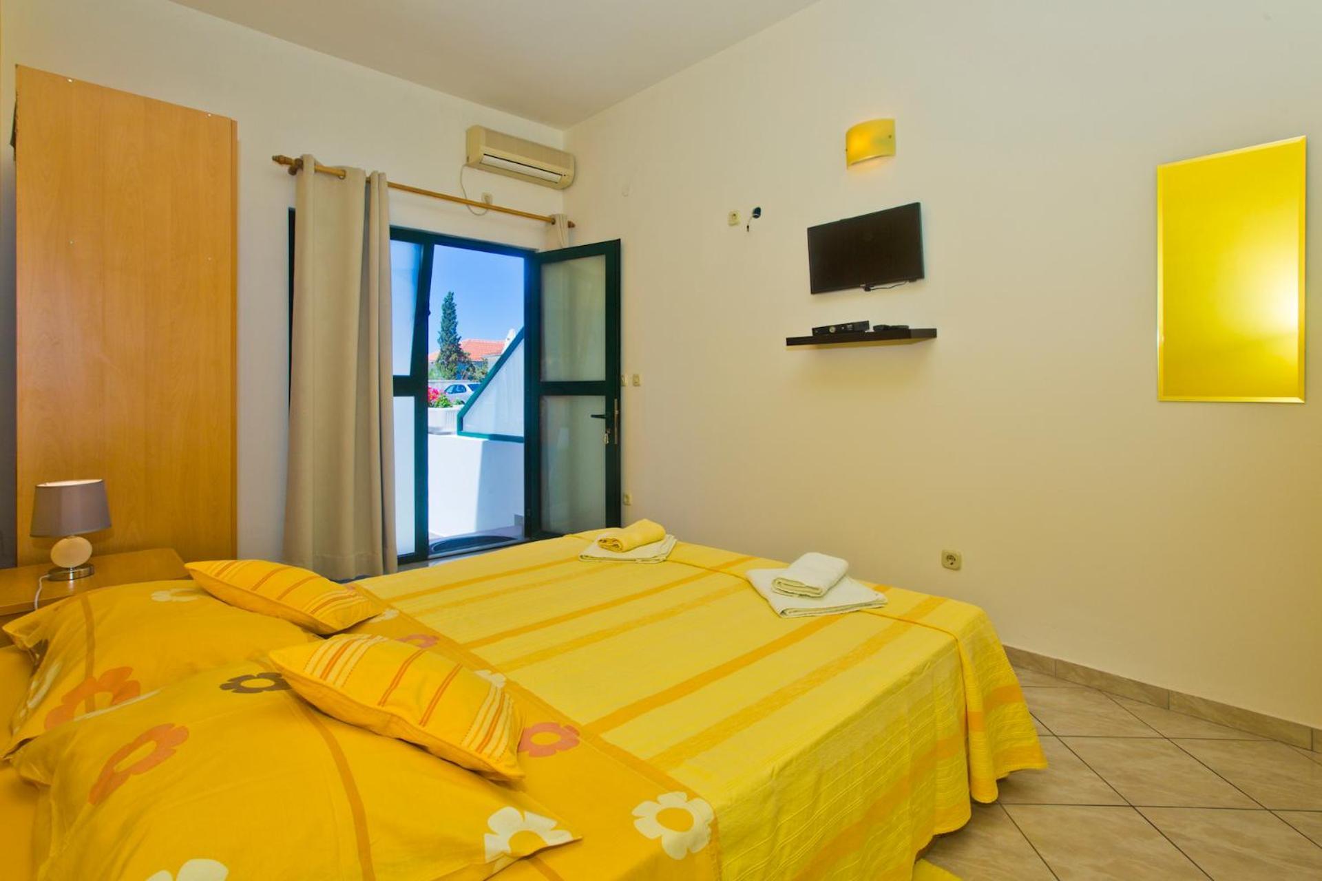 Softic Hvar Aparthotel